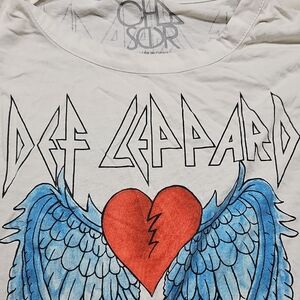 Def Leppard Graphic Tee with Red Heart and Blue Wings
